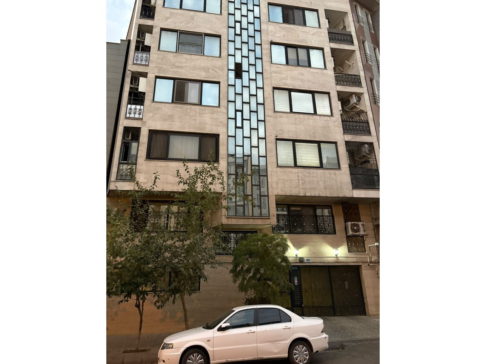فروش آپارتمان 61 متری در آیت الله کاشانی